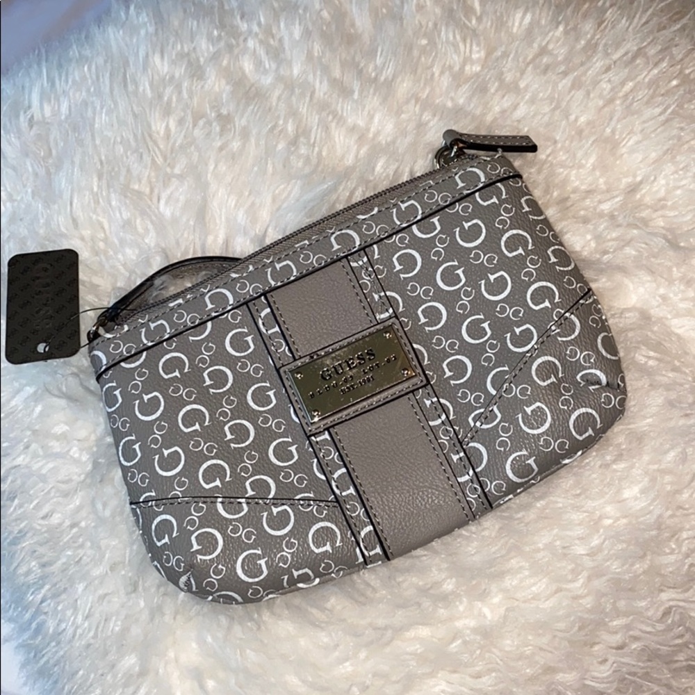NWT GUESS WRISTLET